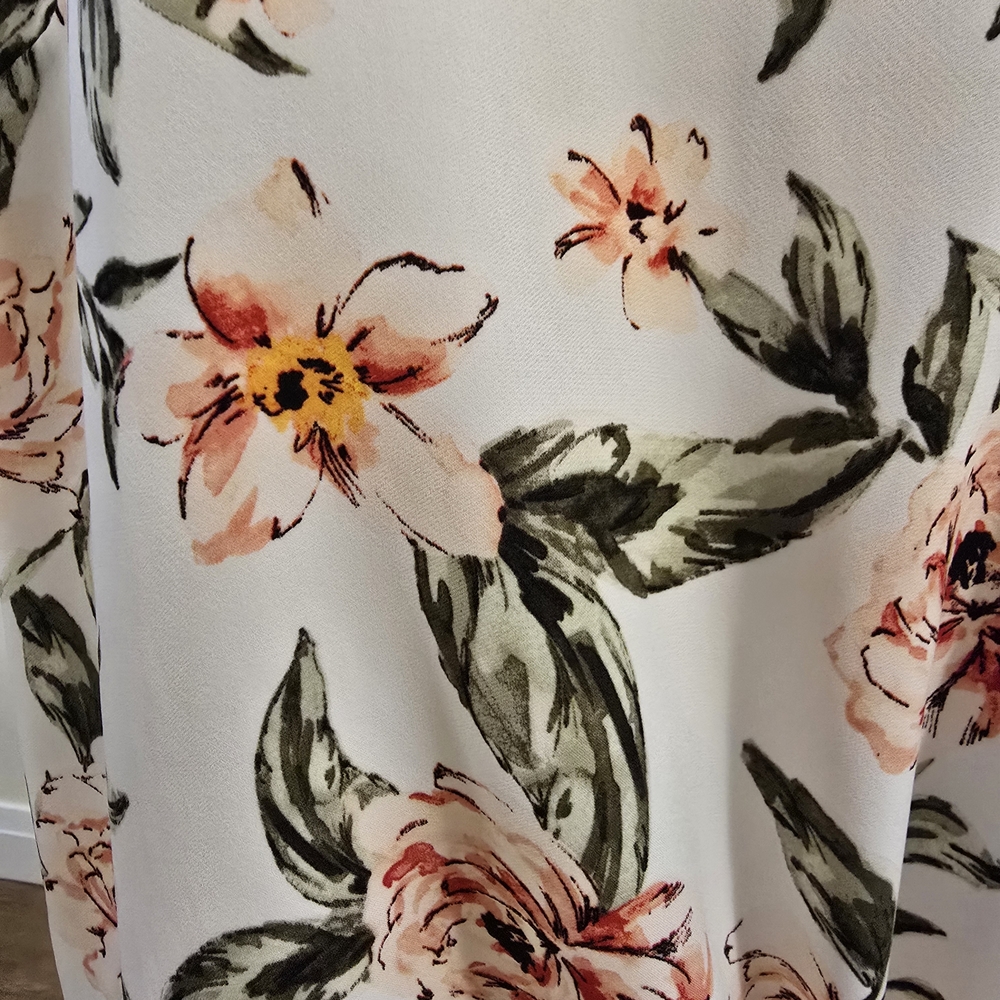 Dynamite Floral V-Neck Blouse - White and Pink - Picture 2 of 5